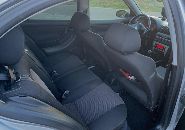 Seat Leon cena 9900 przebieg: 328000, rok produkcji 2004 z Mirsk małe 37